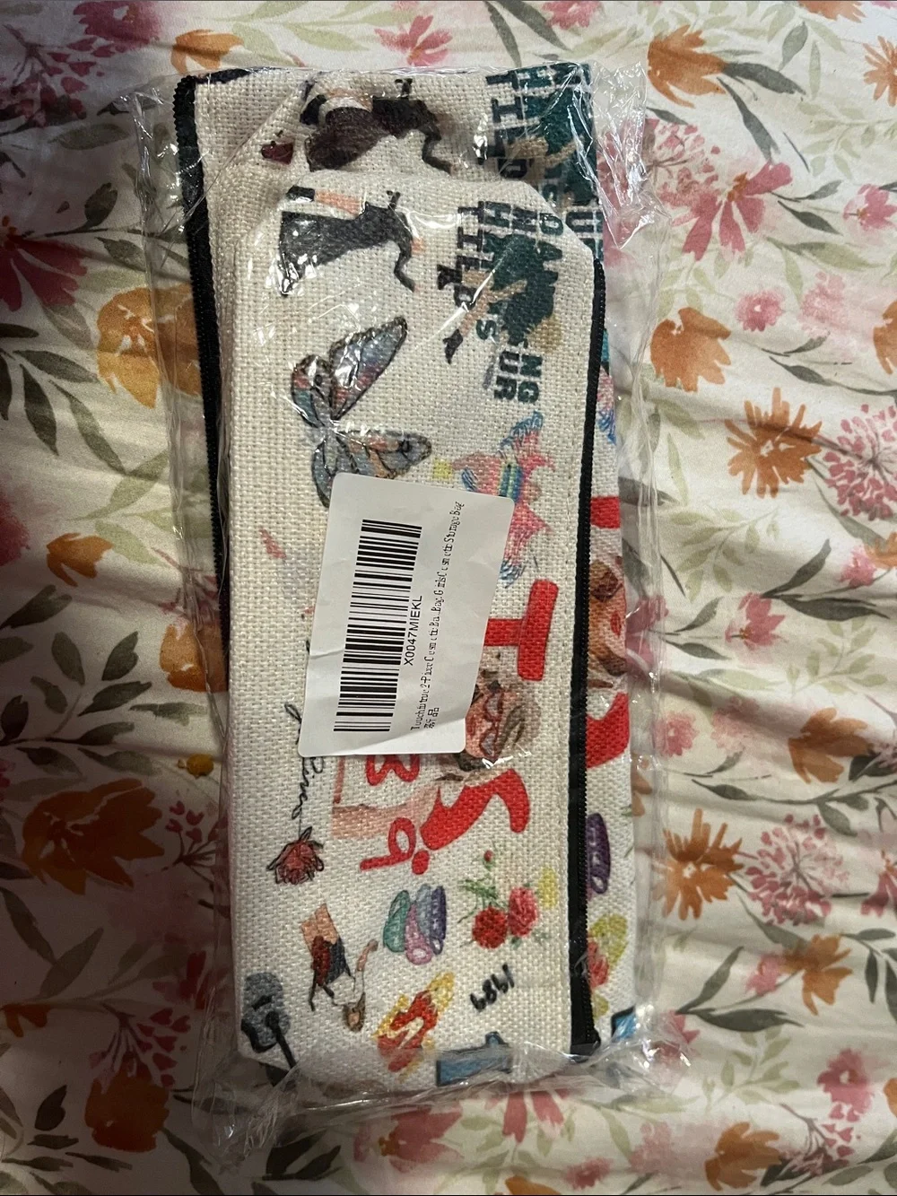 Taylor swift bags new in package just took them out to show never been used!